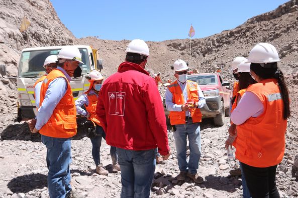 Autoridades y dirigentes recorren Minera Tres Valles por los problemas de fuertes tronaduras producidas en la faena