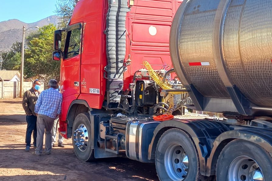 Delegación Presidencial de Choapa y SII fiscalizan extracción de agua por parte de camiones aljibe