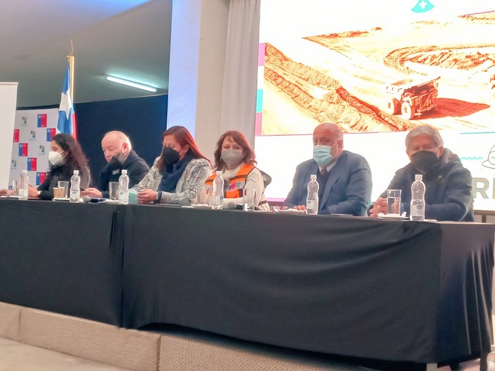 Ministra Hernando encabeza la primera mesa provincial de minería en la región de Coquimbo