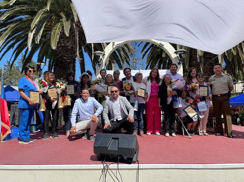 Conmemoran Día Internacional de la Mujer en Plaza Ciudadana de Canela