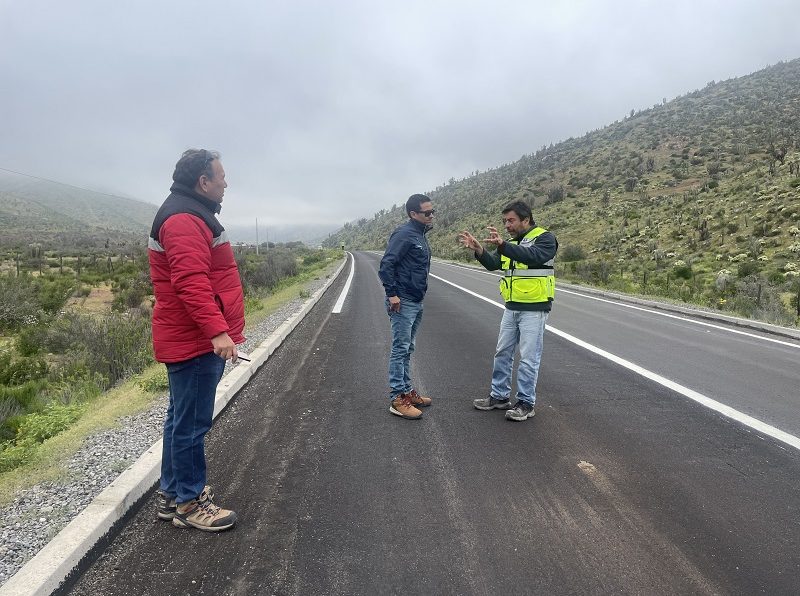 LLAMAN A LA TRANQUILIDAD POR LABORES DE CONSERVACIÓN EN RUTAS ILLAPEL-LOS POZOS Y CANELILLA-CANELA ALTA