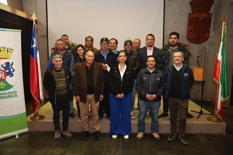 Entregan recursos de emergencia a agricultores de Salamanca e Illapel
