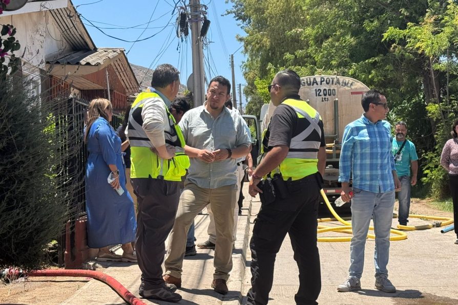 Tres inmuebles resultan afectados producto de incendio habitacional en Illapel