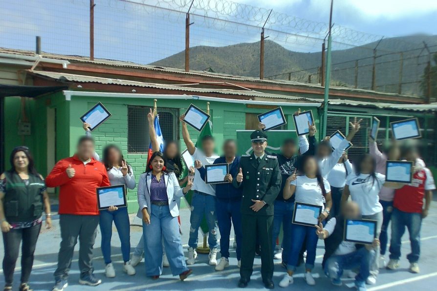 Gendarmería de Chile certifica a internos e internas en Instalaciones eléctricas domiciliarias