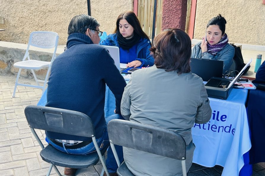 Vecinos de Tilama destacan atención de servicios públicos en Plaza Ciudadana