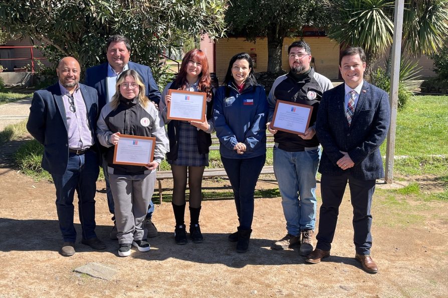 Seremi de Ciencia y Delegado Presidencial Provincial de Choapa destacan a estudiantes de Canela que llevarán el talento científico de Coquimbo a la Feria Antártica Escolar 2026
